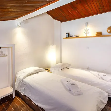 Pura Vida Falesia By The Portuguese Butler Villa *