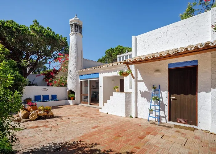 Pura Vida Falesia By The Portuguese Butler